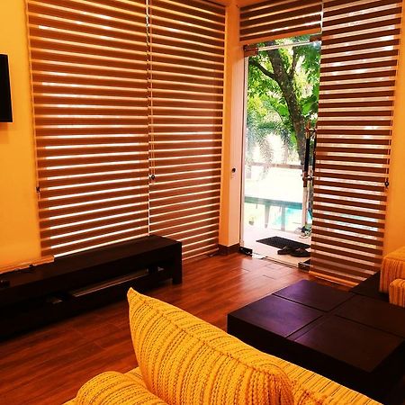 Oak Residencies Villa Кирибатгода Екстериор снимка