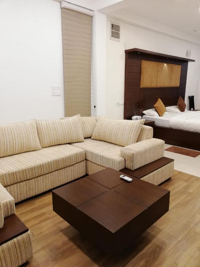Oak Residencies Villa Кирибатгода Екстериор снимка