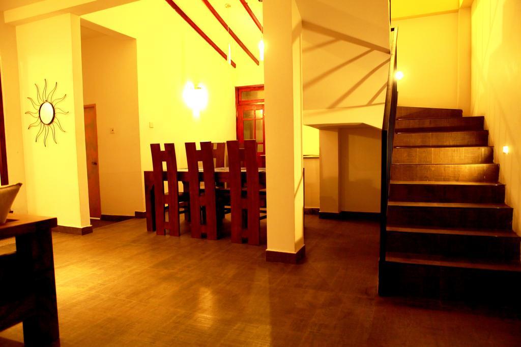 Oak Residencies Villa Кирибатгода Стая снимка