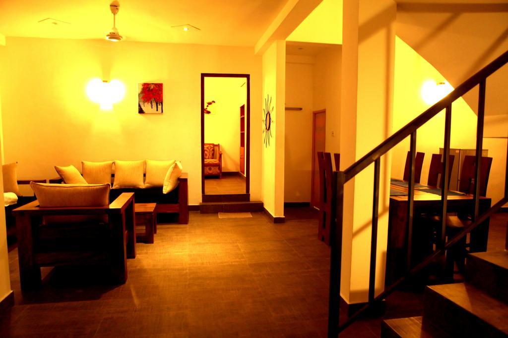 Oak Residencies Villa Кирибатгода Стая снимка