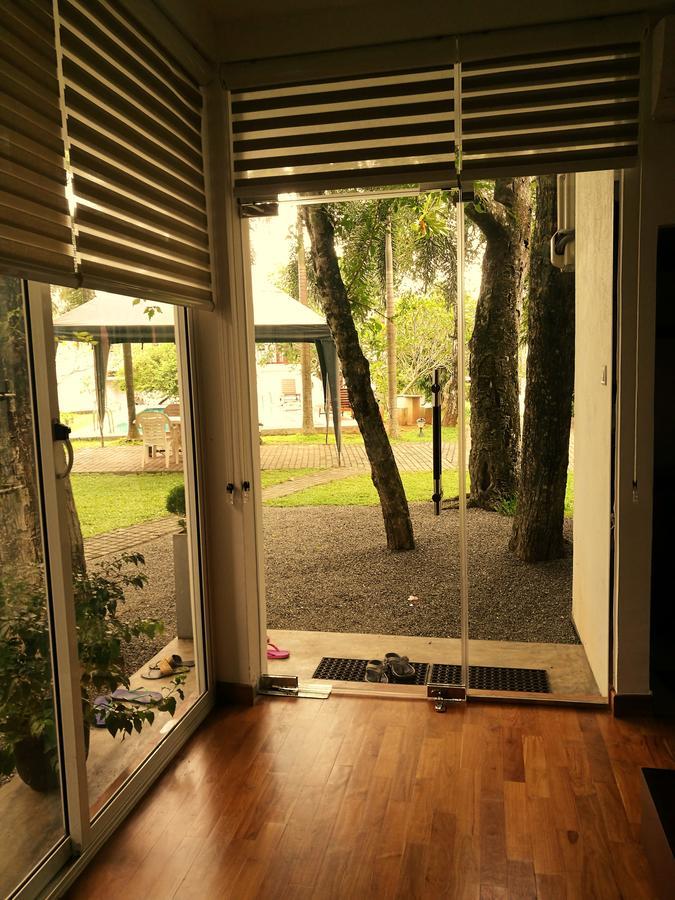 Oak Residencies Villa Кирибатгода Екстериор снимка