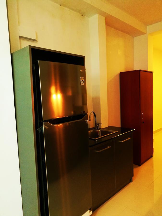Oak Residencies Villa Кирибатгода Екстериор снимка