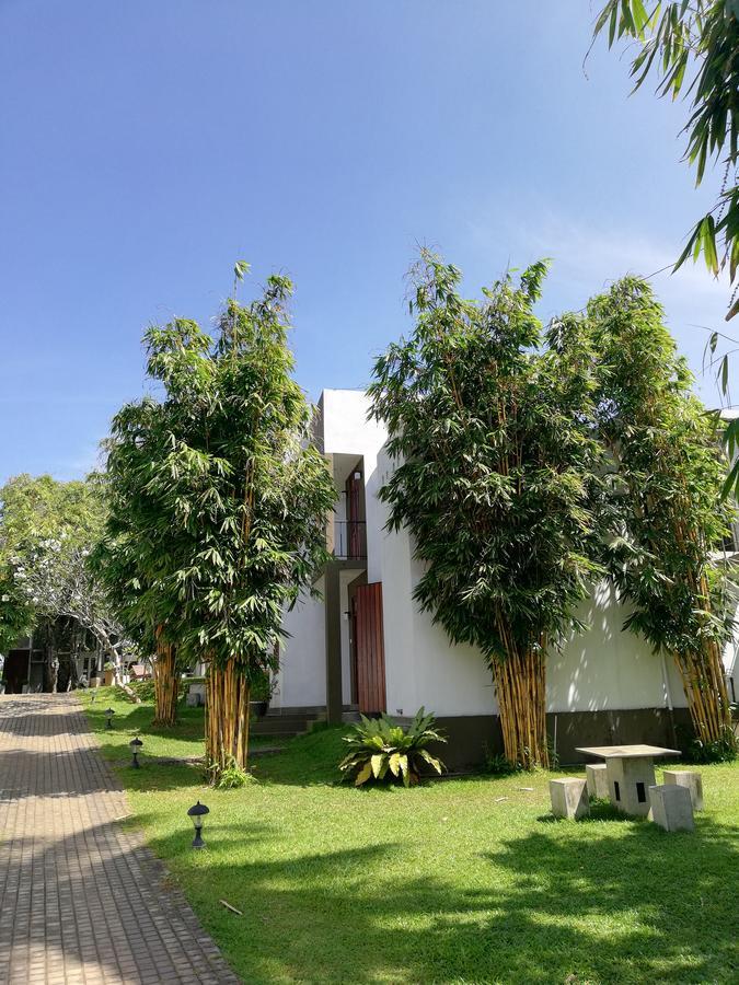 Oak Residencies Villa Кирибатгода Екстериор снимка