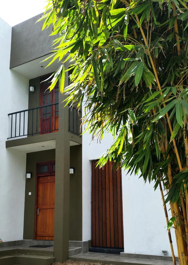 Oak Residencies Villa Кирибатгода Екстериор снимка