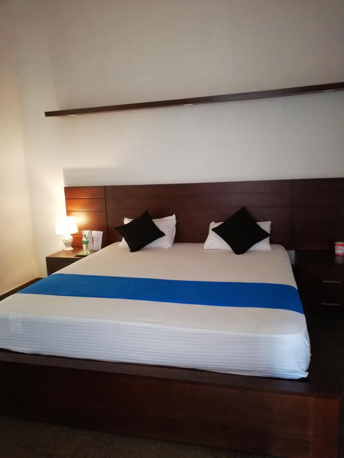 Oak Residencies Villa Кирибатгода Екстериор снимка