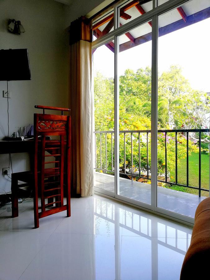Oak Residencies Villa Кирибатгода Екстериор снимка